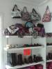 Emporio, Carteras, zapatillas, botas, accesorios femeninos. 