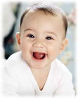 bebe sonriendo