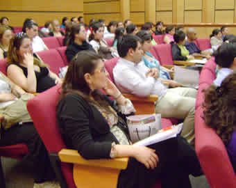 Facemamá charlas Clínica Dávila