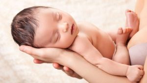 niño- Canguros colgantes: una buena opción para llevar a tu bebé