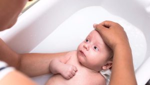 frecuencia del baño del bebé