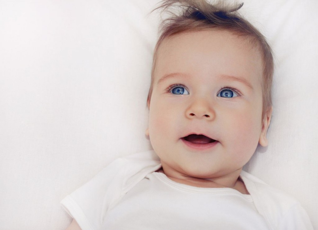 bebé sonriendo