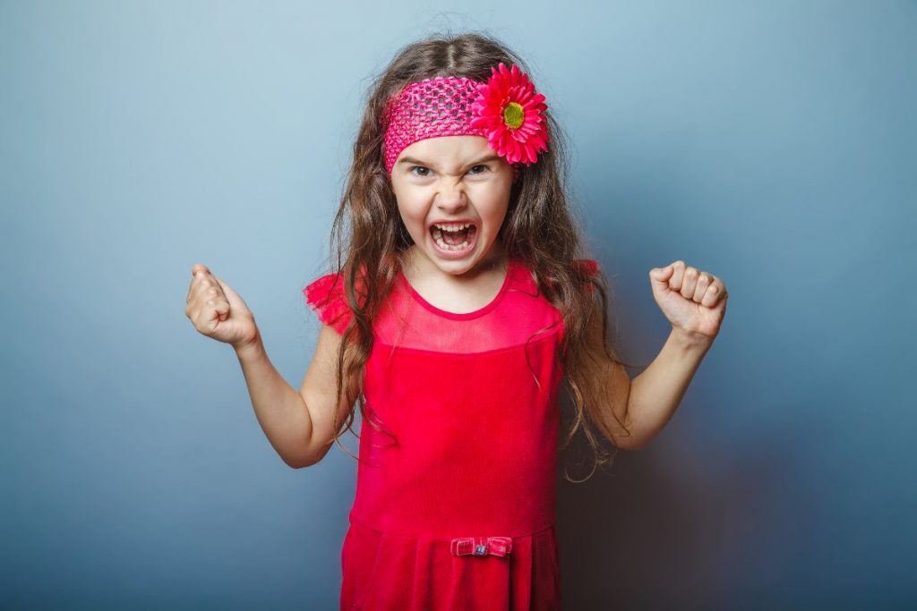 Cómo controlar el mal genio en los niños