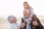 abuelos con nieta