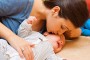 Madre e hijo- ¿Por qué es importante masajear al bebé? – Video
