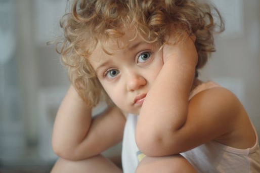 niña triste