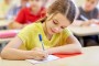 niña estudiando