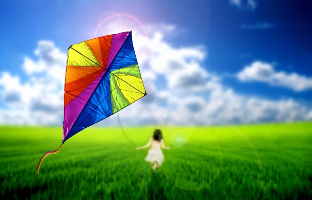 beneficios que trae a los niños volar cometas junto a sus padres
