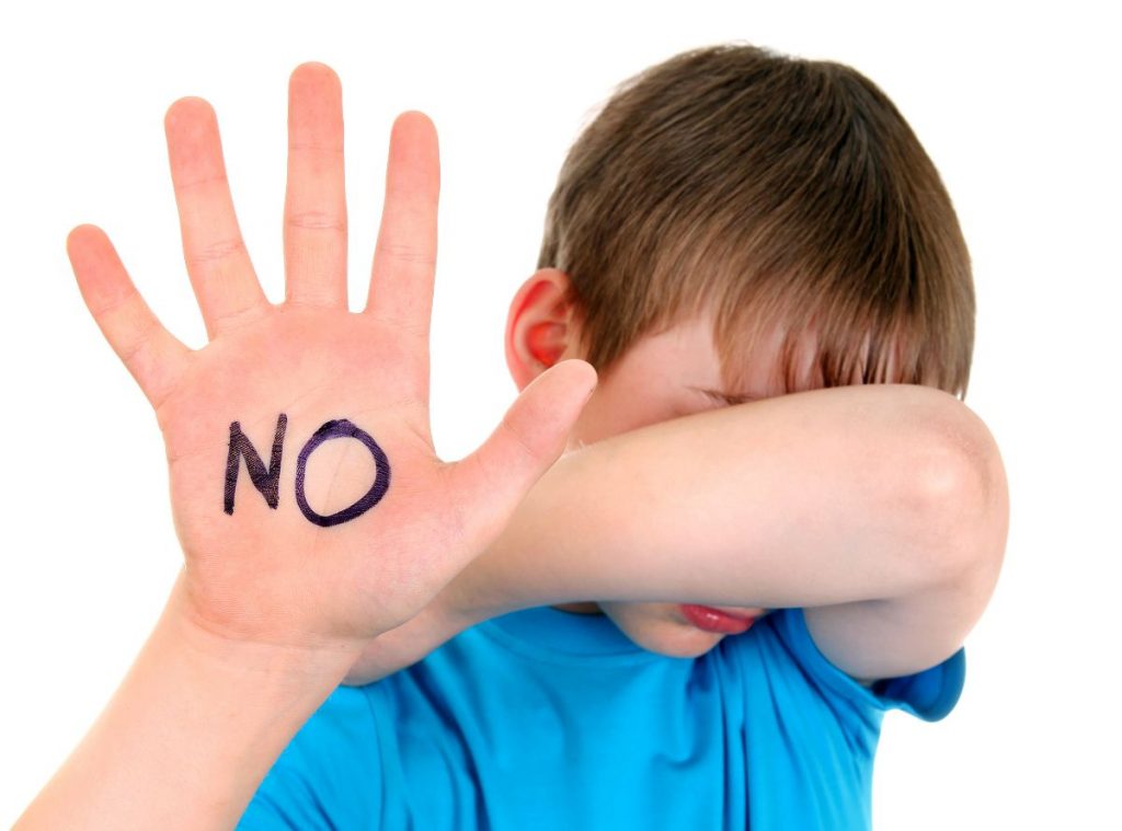 Debemos gritarle a los niños
