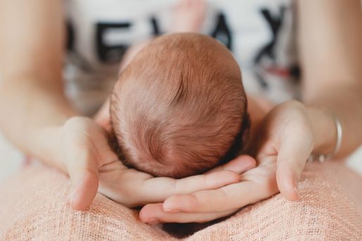 La cesárea trae consecuencias en el bebé