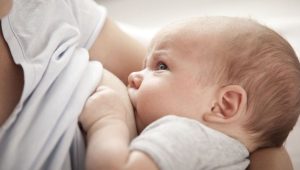 el bebé toma menos leche