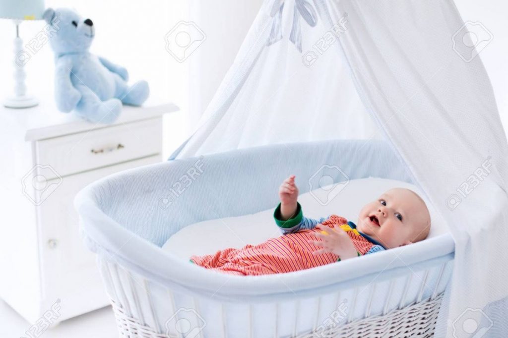 la cuna del bebé