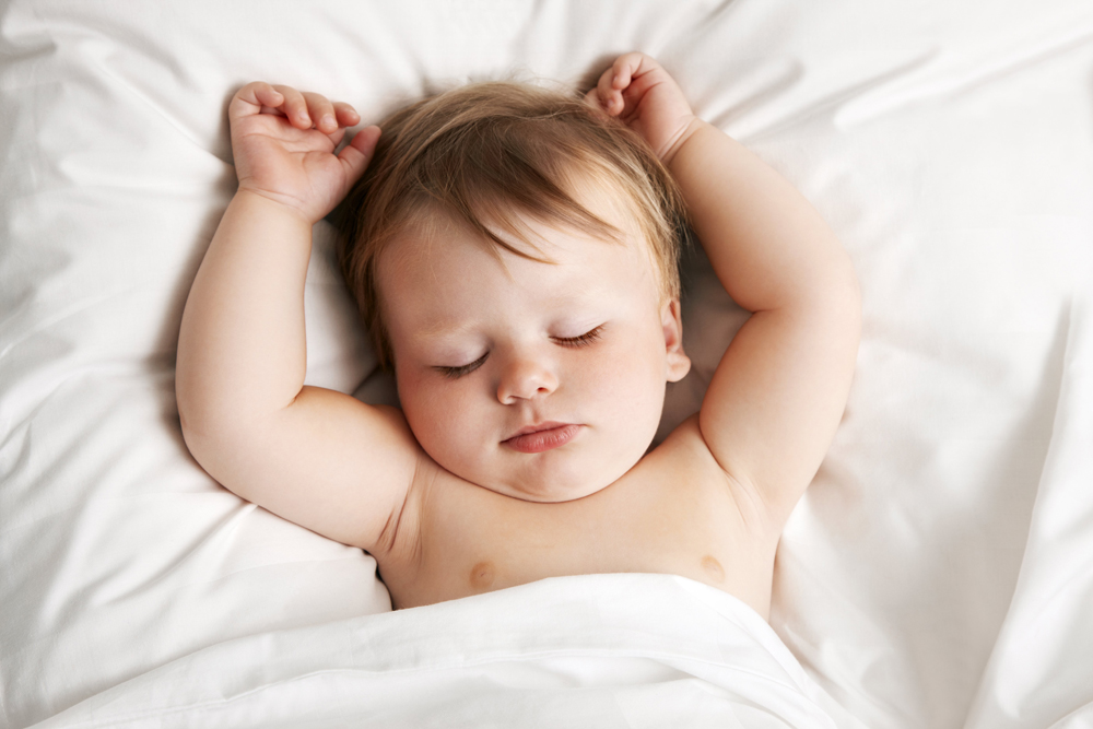 al bebé le cuesta dormir