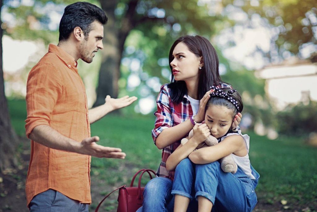 discutir delante de los niños