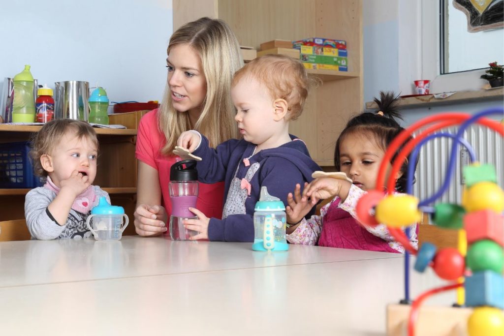 Aún necesitarás muchas ideas para entretener a los niños. Entonces, si estás desesperado por sacarlos de la TV y la consola de juegos, ¡encontrarás las ideas que necesitas aquí mismo!