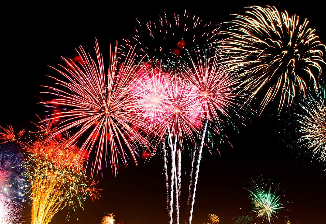 Fuegos artificiales pueden ocasionar daños en embarazadas y bebés