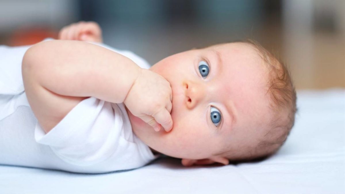 Cómo evoluciona el estómago del bebé