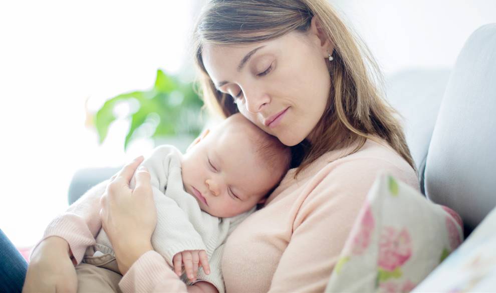 Tienen más cólicos los bebes que nacen por cesárea