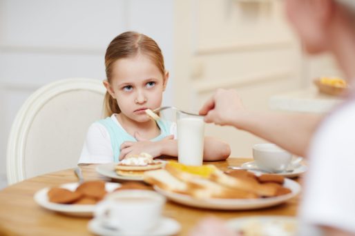 obligar al niño a comer
