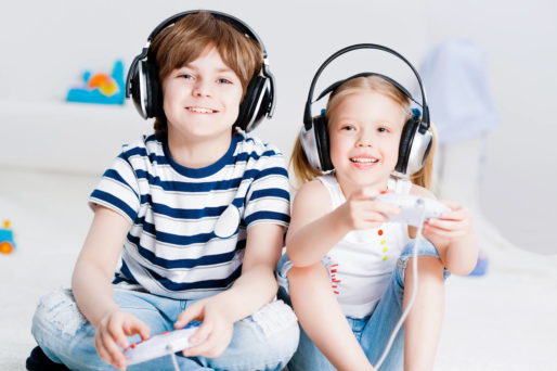 Los auriculares pueden causar daños auditivos en los niños