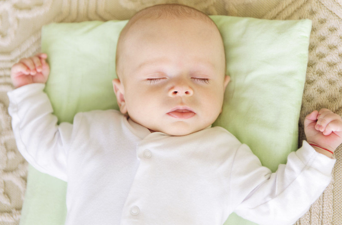 A qué edad comienzan los bebés a dormir toda la noche