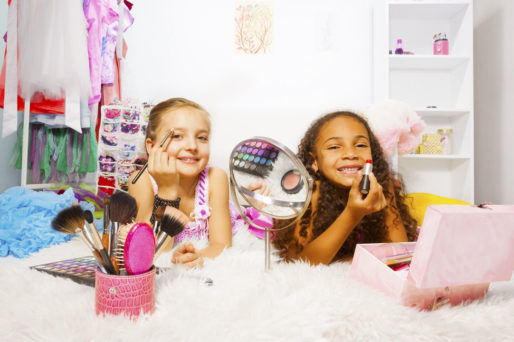 Pueden los niños usar el maquillaje de mamá