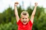 Los elogios adecuados fomentan una autoestima saludable en los niños
