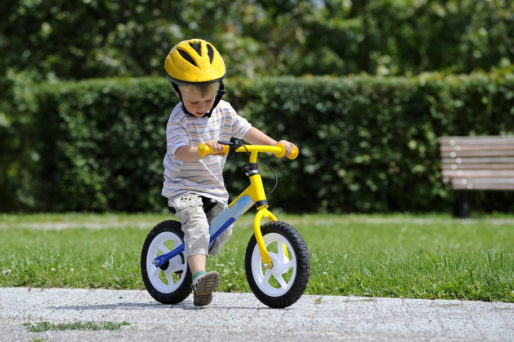 Tips para enseñar al niño a manejar bicicleta