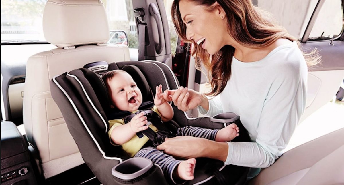 Puede el bebé dormir en el carro