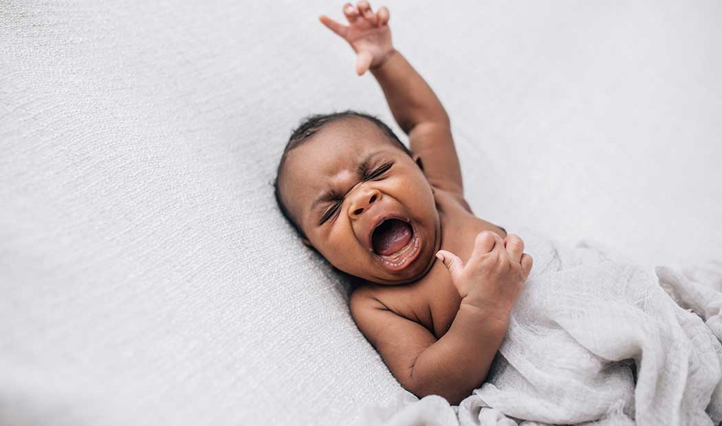 Cómo se reconoce el cólico en un bebé