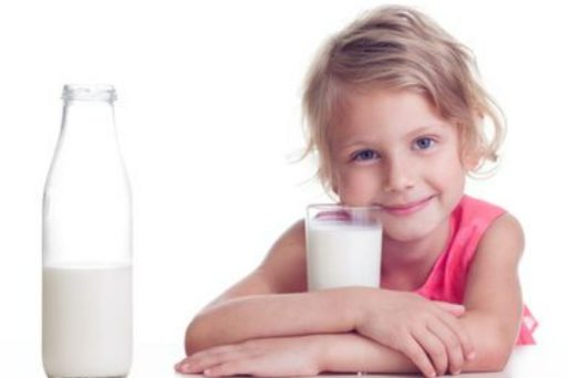 Los niños que consumen leche tienen hueos más fuertes