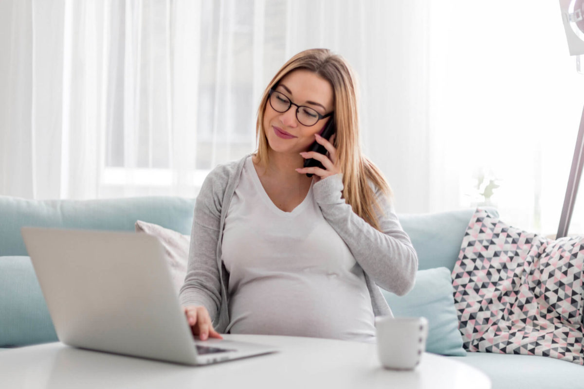 Tips que no debes olvidar para trabajar durante el embarazo tranquilamente