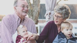Sabías que un nieto es la mejor medicina para un abuelo