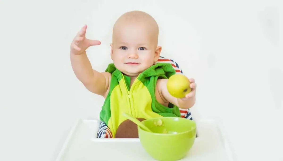 Cómo abordar el rechazo de la alimentación complementaria en los bebés