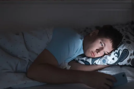 Cuántas horas en el móvil se recomiendan para los adolescentes