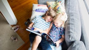 Beneficios de leer cuentos en inglés a tu hijo