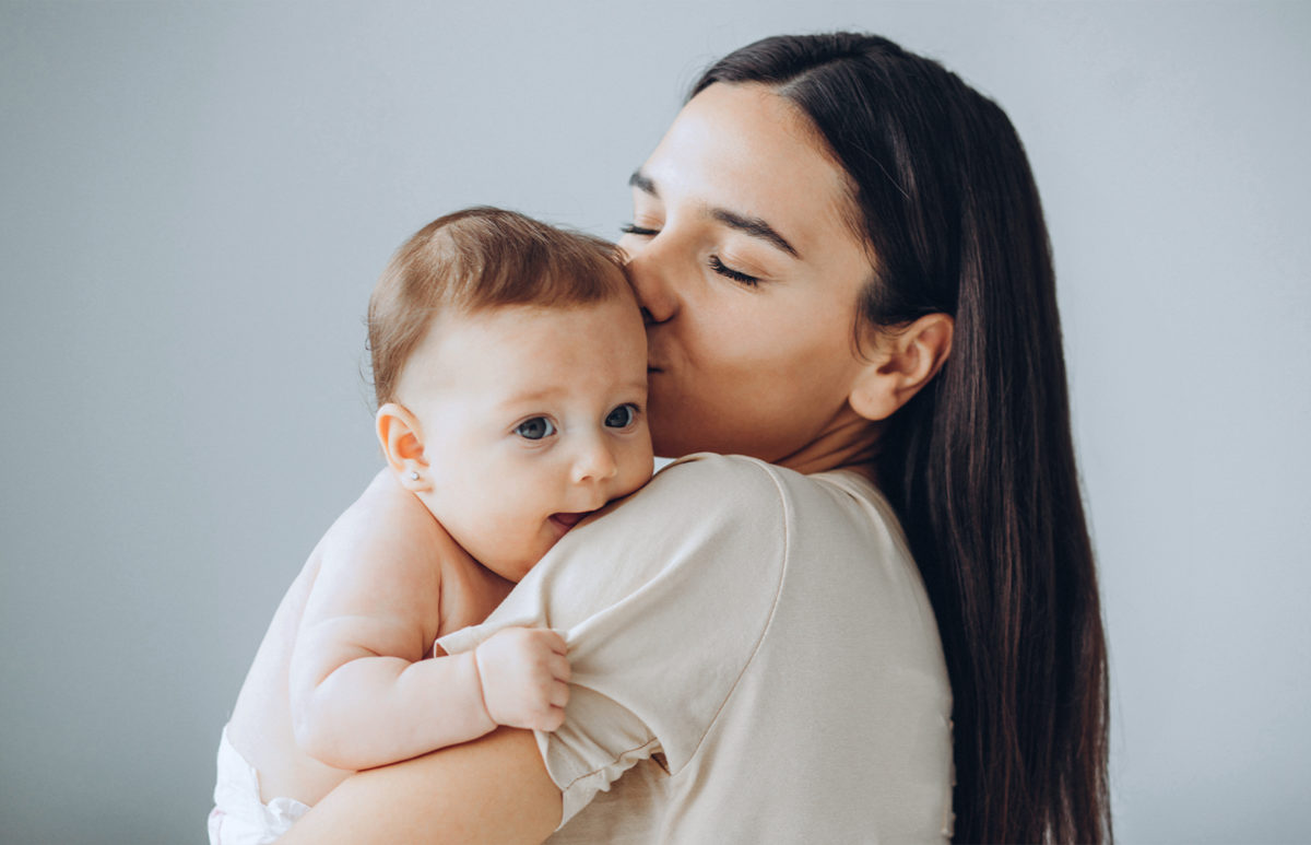 El arte de la comunicación no verbal en la relación madre-hijo