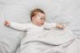 Las mejores posiciones para acostar al bebé y evitar el riesgo de regurgitación