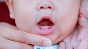 La aparición de los primeros dientes del bebé  