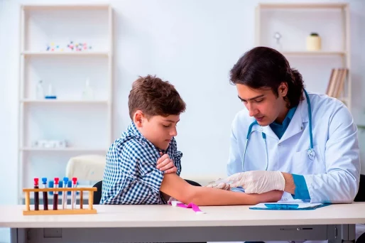 Análisis de sangre en niños y adolescentes