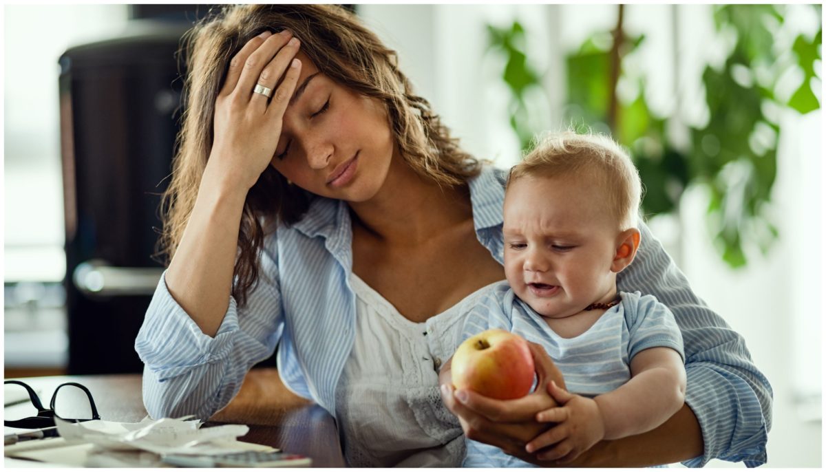 Madres sin culpa materna: cómo delegar el cuidado de tus hijos sin remordimientos